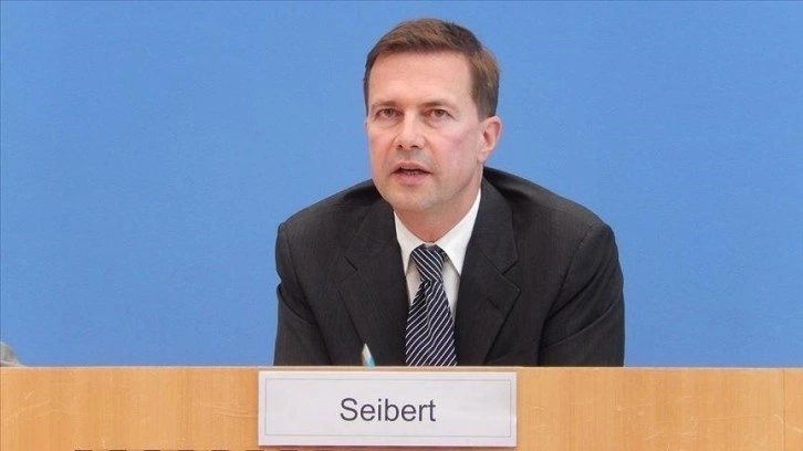Alman Hükümet Sözcüsü Seibert: Benzerini yaşamadığımız acele hale akıllıcasına gidiyoruz