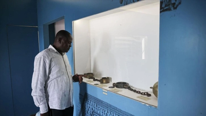 Angola Kölelik Müzesi köleliğin ışıksız evveliyatına enerji tutuyor