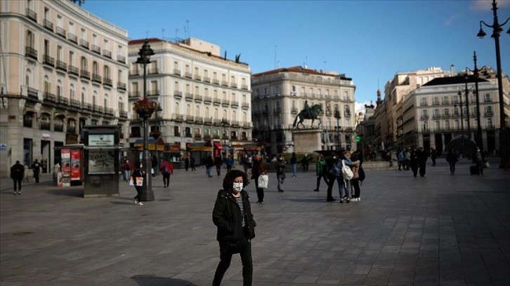 İspanya'da dinlence haftasında şişman etkinlikler Kovid-19 olaylarını artırdı