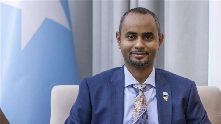 Somali'nin Türkiye mezunu Adalet Bakanı Nur, Savunma Bakanı namına atandı