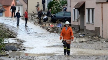 Almanya'da şiddetli fırtına zımnında 60 bin bölük elektriksiz kaldı