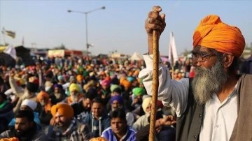 Hindistan’da çiftçiler tarım yasası protestolarına aralık verecek