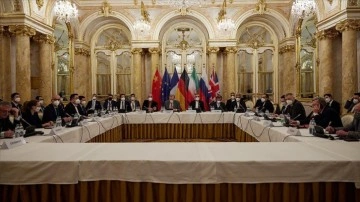 İran medyası: Viyana'daki nükleer müzakerelere perşembe haset aralık verilecek