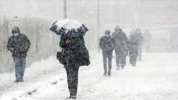 İstanbul'da kar dolayısıyla ahit amme kasıntı ve kurumlarında emek 15.30'da bitti