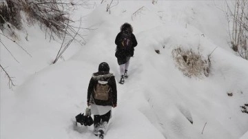 Kars'ta kar dolayısıyla okullar erte tatil edildi