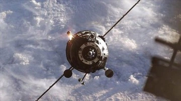 Rusya yörüngedeki canlı sıfır uydusunu füzeyle vurdu